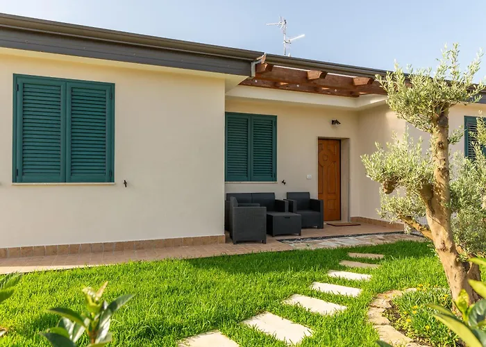 Villa Luna -Parking-Garden -View - Wifi- Beach