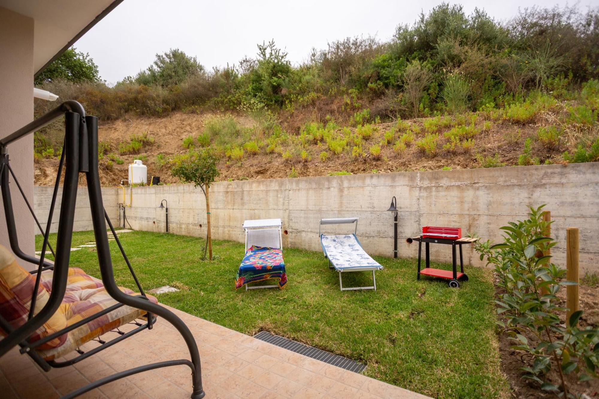 Villa Luna -parking-garden -view - Wifi-