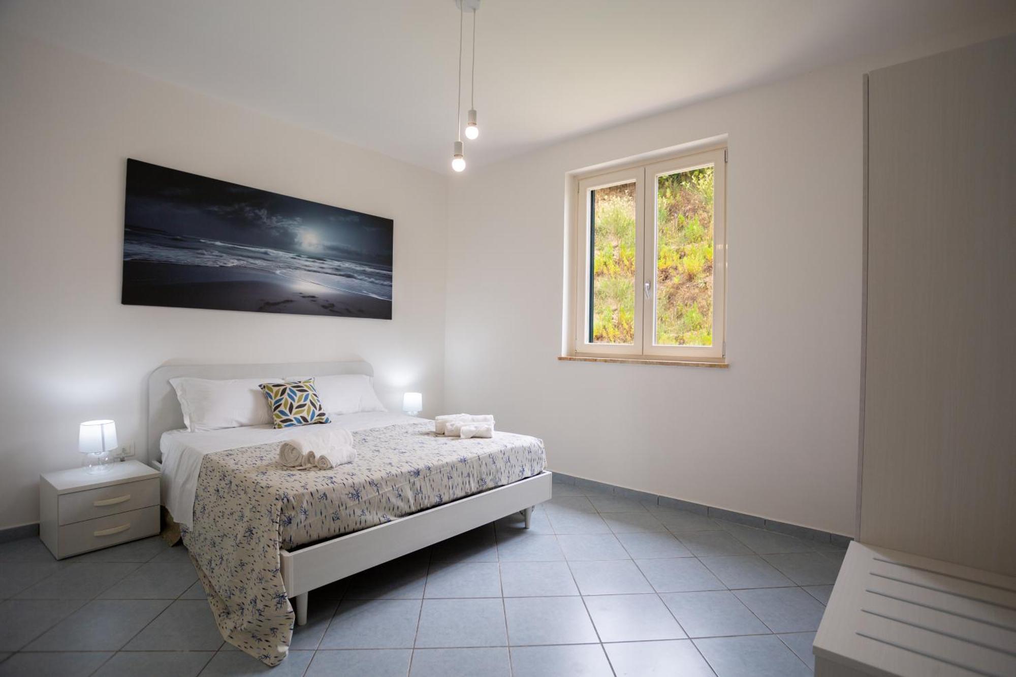 Villa Luna -parking-garden -view - Wifi- *